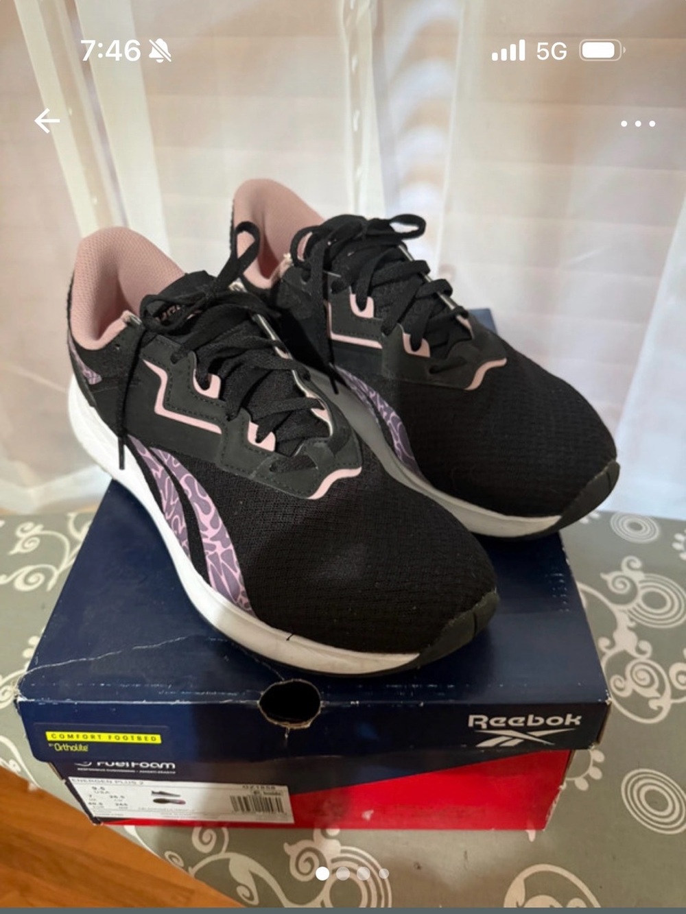 Reebok Women's Black and Light Pink Running Sneakers